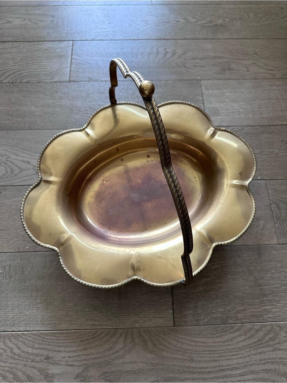 Brass Flower-Edge Basket with Handle - Gold Tone Scalloped